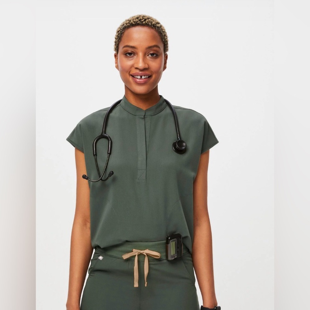 FIGS MOSS GREEN SCRUB SET